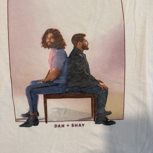 Ladies Dan + Shay 2020 Concert shirt - Picture 2 of 4